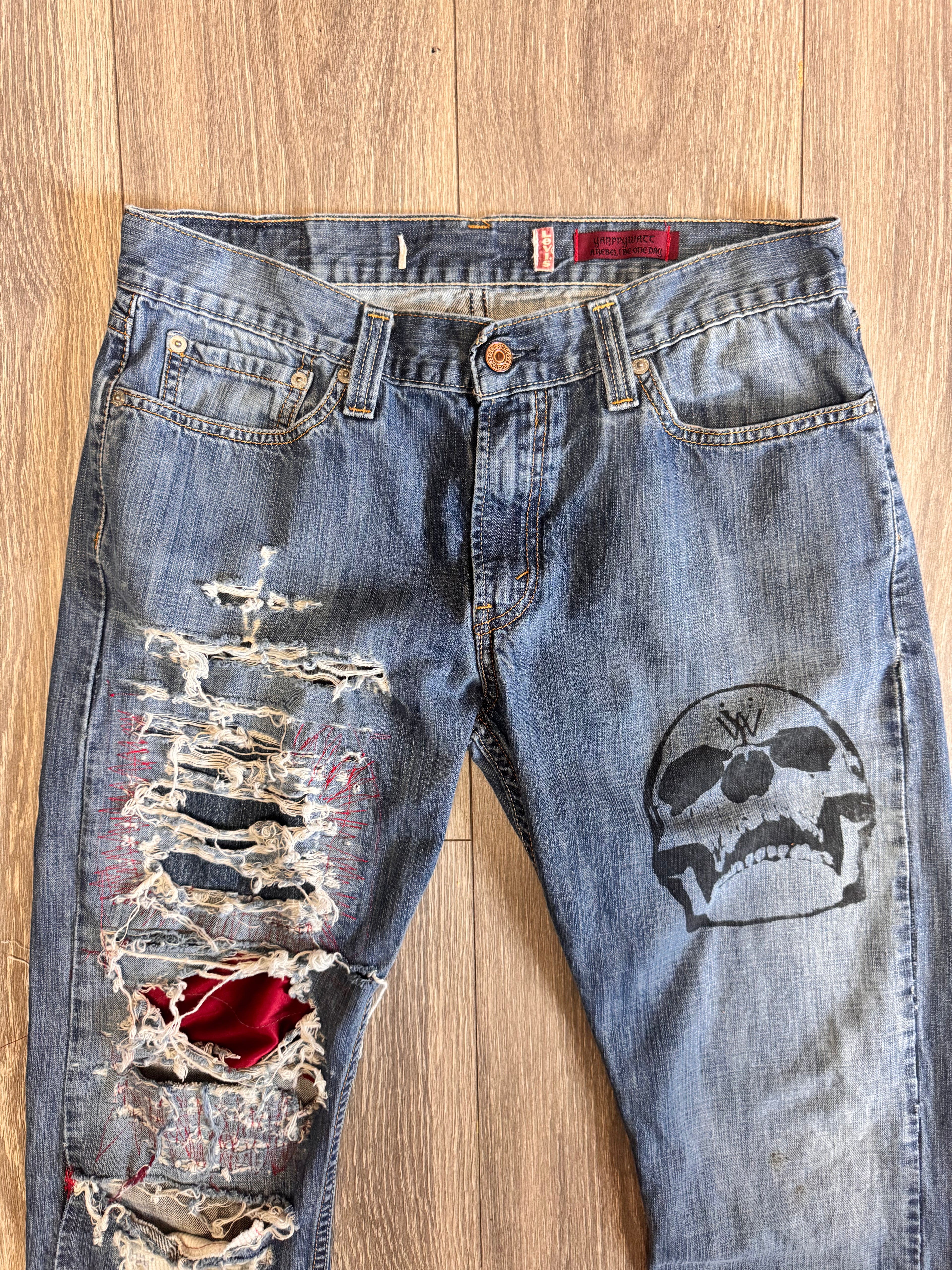 Split repair denim 32W 30L