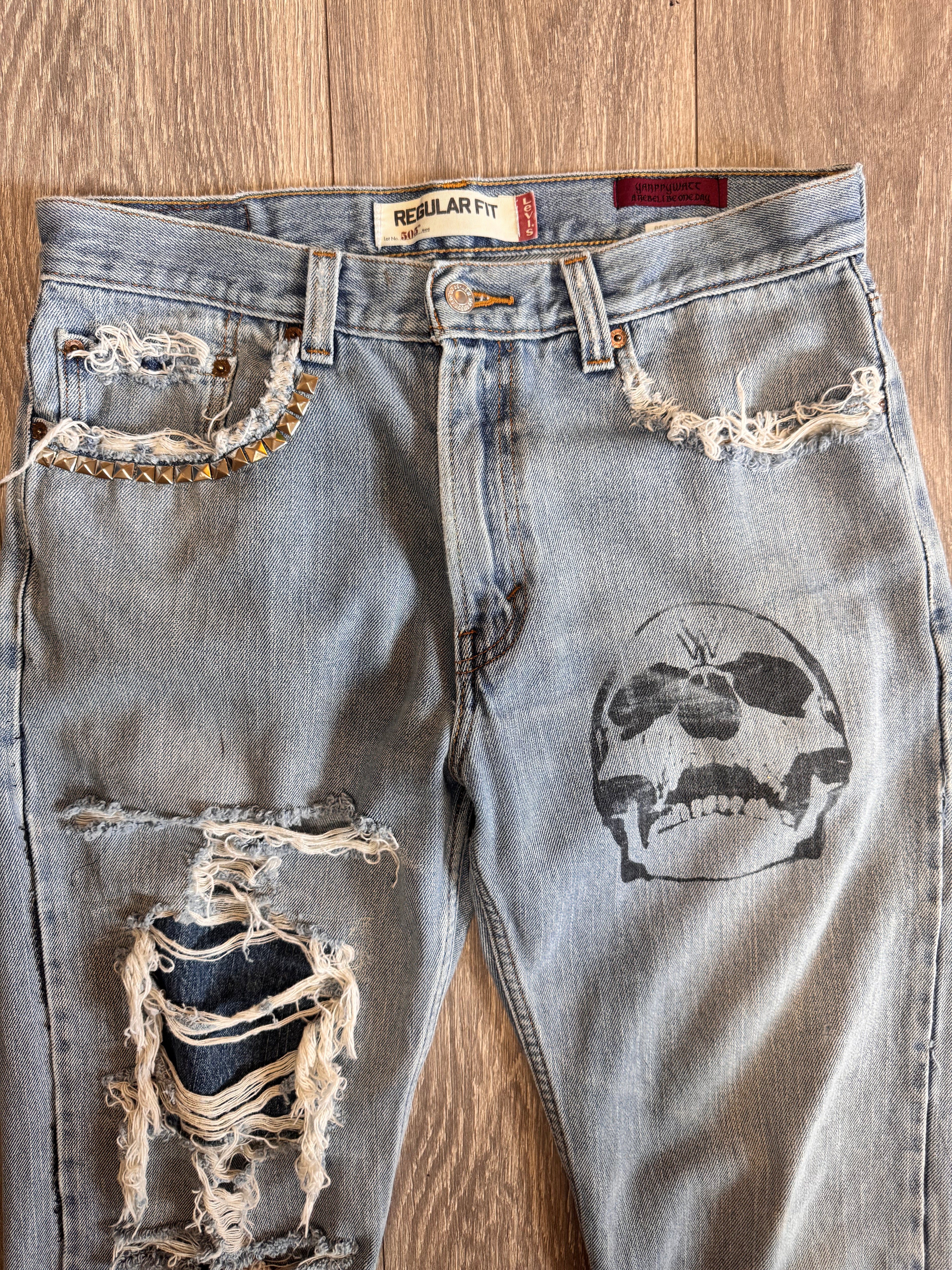 Split repair denim 33W 30L
